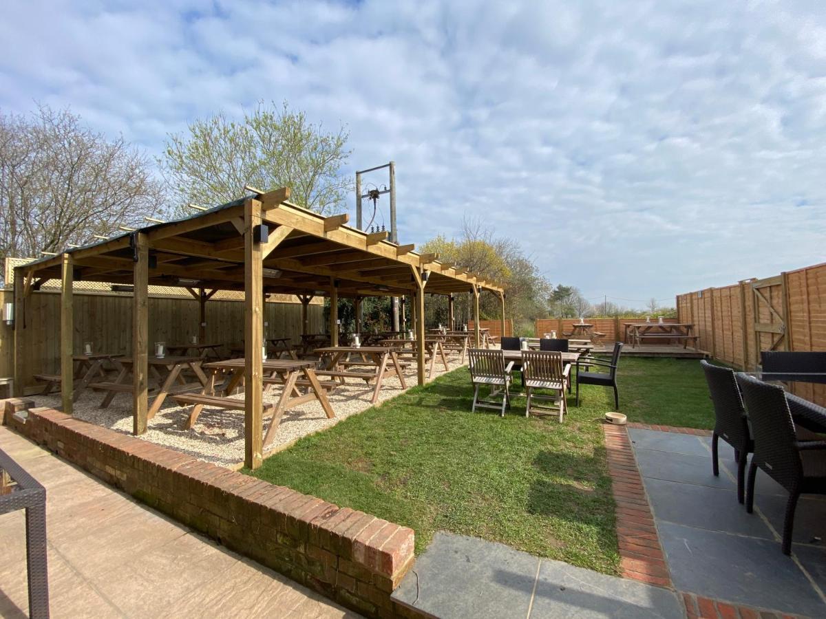 The Six Bells 호텔 Beenham 외부 사진